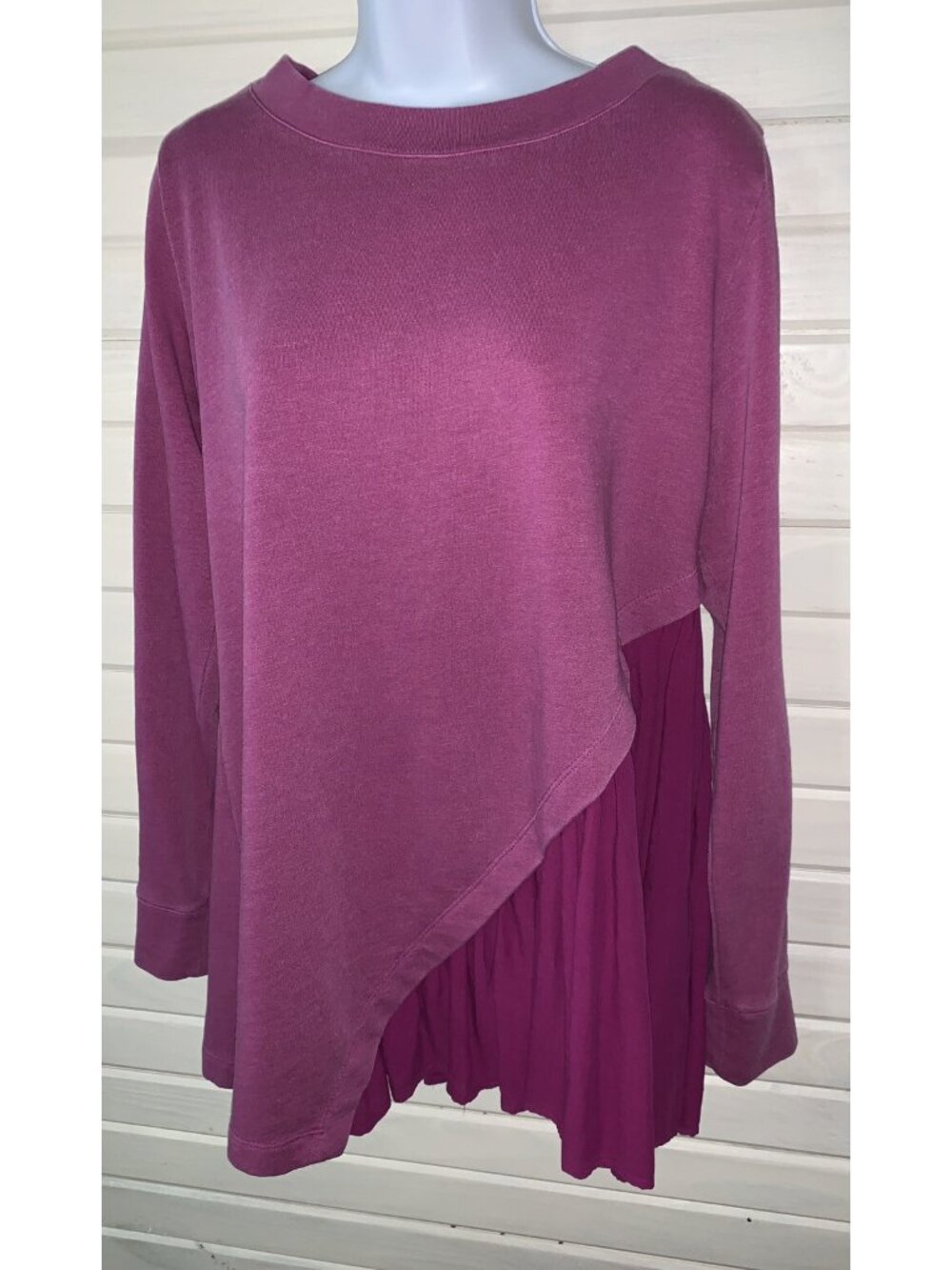 Soft Surroundings Sz MEDIUM Elevate Sweatshirt French Terry Pullover Ruffle EUC